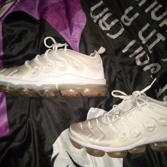 Stuff - Picture 7 of 16